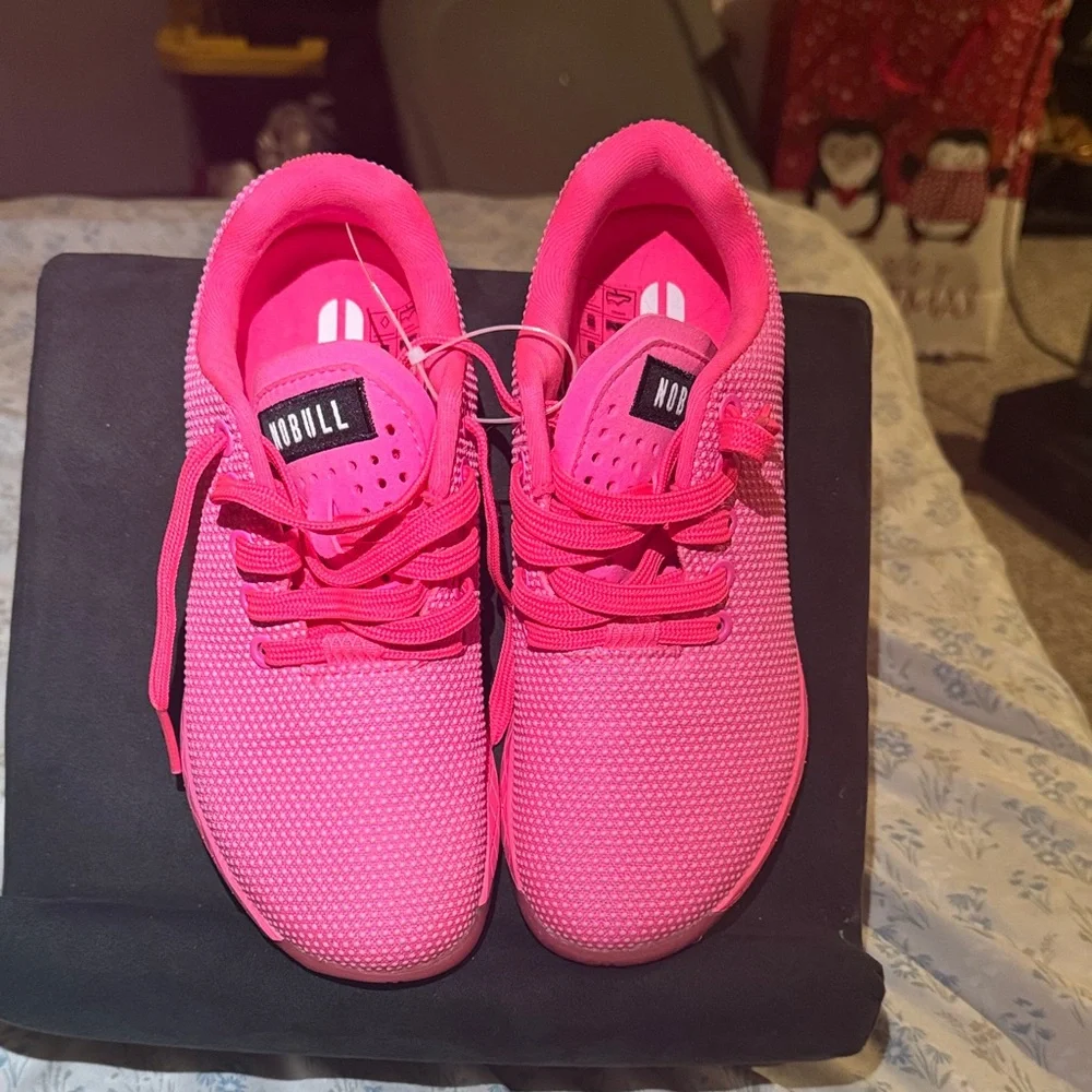 New whitout box 
NOBULL Neon Pink Athletic Shoes - Picture 3 of 7